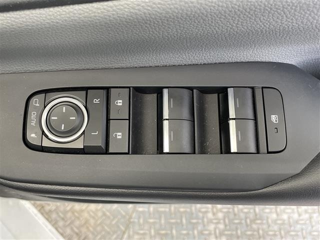Toyota PRIUS 2024 7526424-6