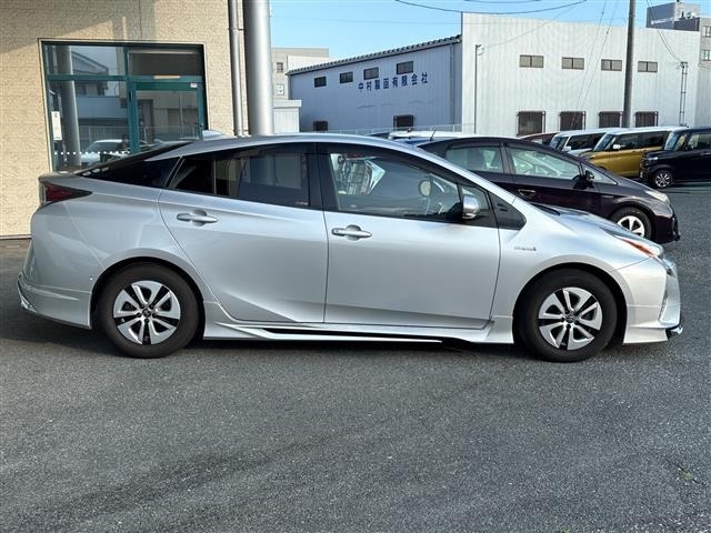 Toyota PRIUS 2017 7526559-3