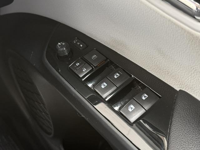Toyota PRIUS 2017 7526581-4