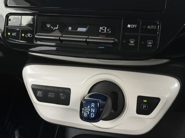 Toyota PRIUS 2017 7526581-9