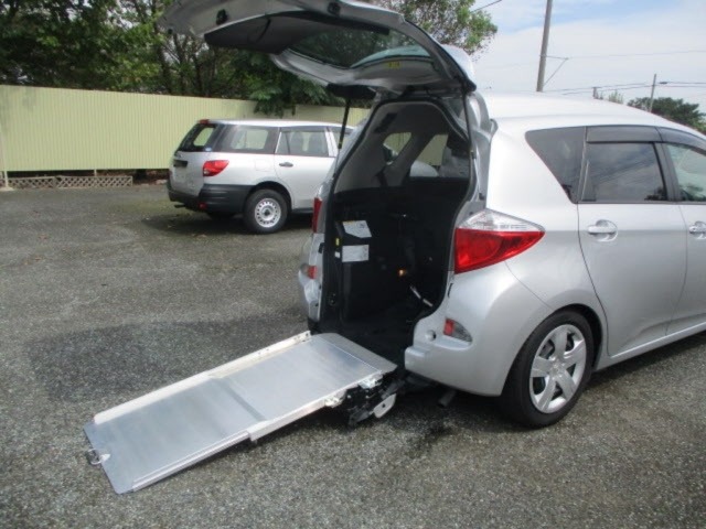Toyota RACTIS 2011 7539411-15