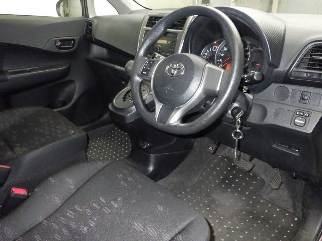 Toyota RACTIS 2013 7539413-3