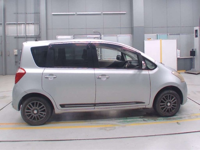 Toyota RACTIS 2006 7539416-3