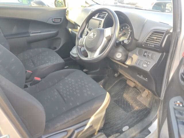 Toyota RACTIS 2012 7539419-3