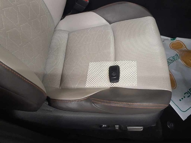 Toyota RAV4 2019 7539075-10