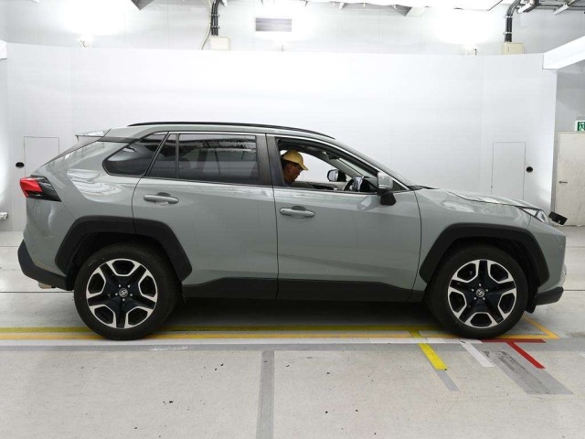 Toyota RAV4 2019 7539075-3