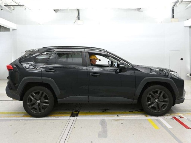 Toyota RAV4 2022 7539084-3