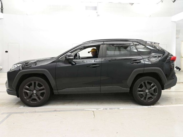 Toyota RAV4 2022 7539084-4