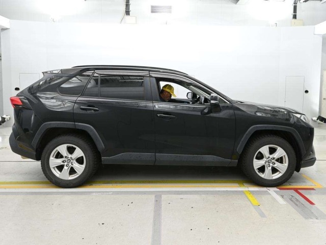 Toyota RAV4 2021 7539085-3
