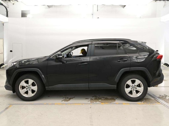 Toyota RAV4 2021 7539085-4