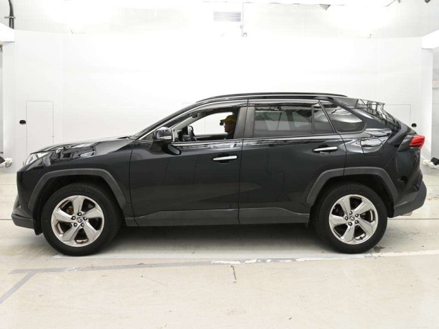 Toyota RAV4 2021 7539089-4