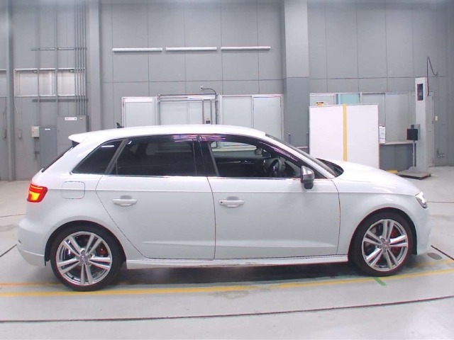 Audi S3 2019 7540954-3