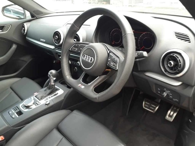 Audi S3 2019 7540954-7