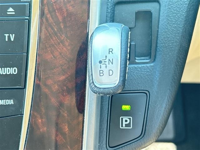 Toyota SAI 2013 7539560-11