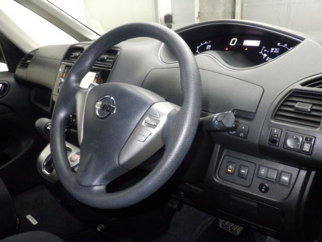 Nissan SERENA 2014 7528009-3