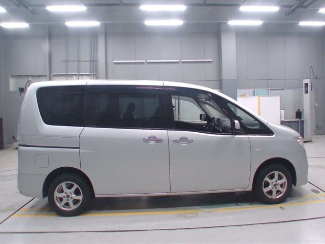 Nissan SERENA 2013 7528052-3