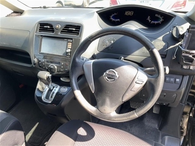Nissan SERENA 2013 7528109-3