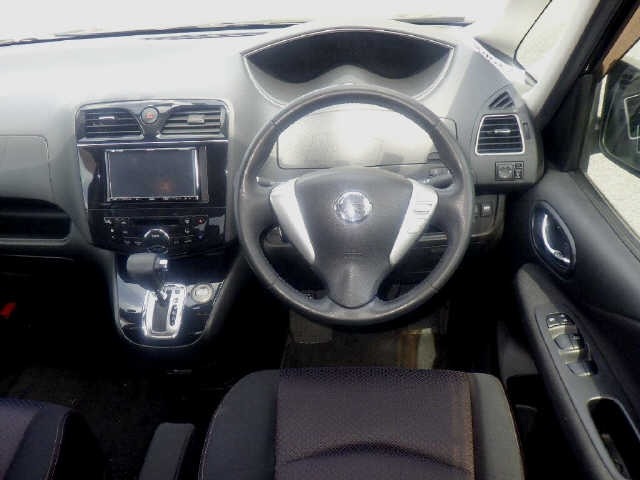Nissan SERENA 2011 7528111-3
