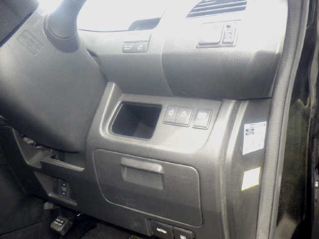 Nissan SERENA 2011 7528111-6