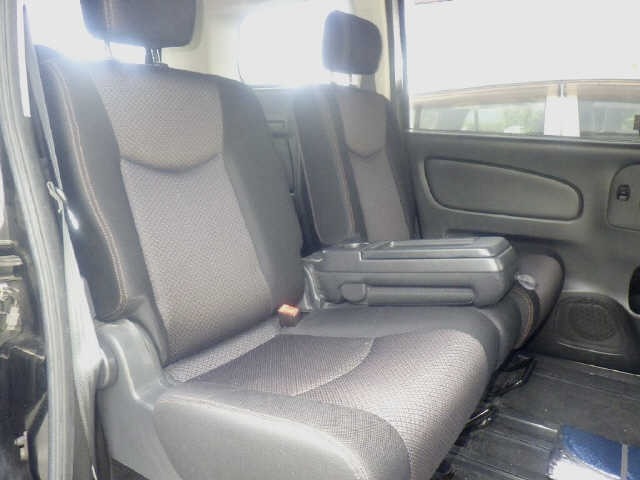 Nissan SERENA 2011 7528111-8