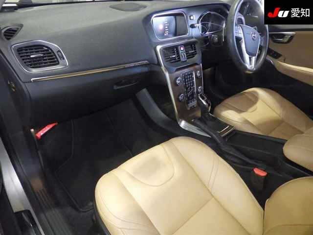 Volvo V40 2020 7543400-3