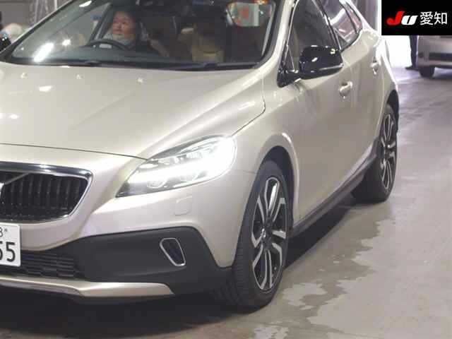 Volvo V40 2020 7543400-7