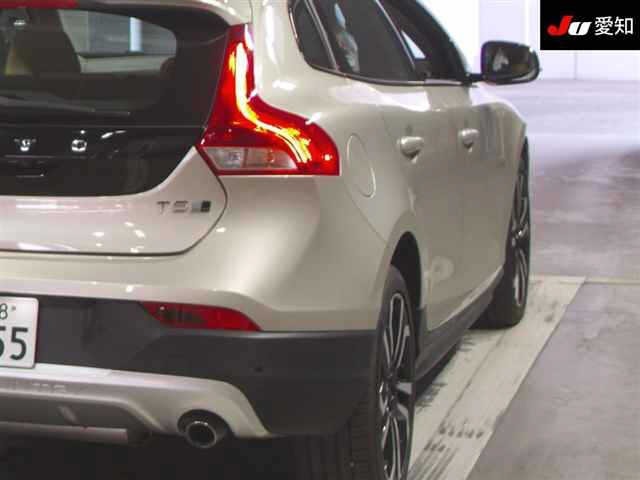 Volvo V40 2020 7543400-8
