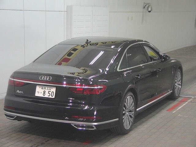Audi A8 2021 7544332-5