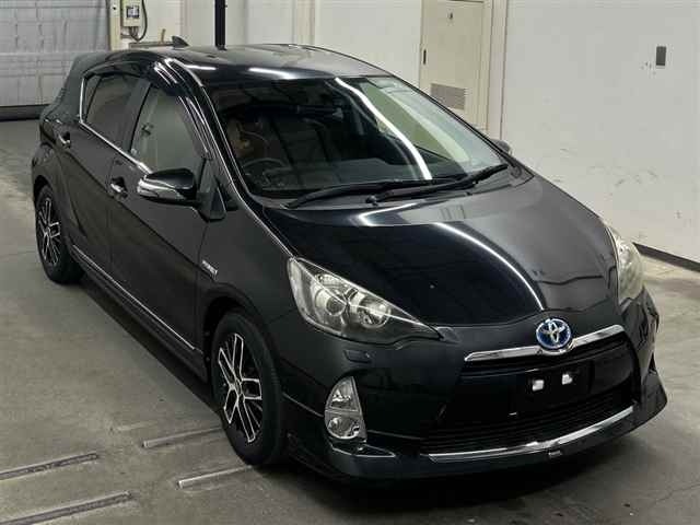 Toyota AQUA 2013 7553803-0