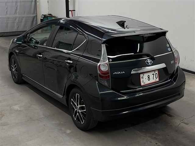Toyota AQUA 2013 7553803-1