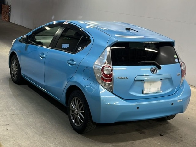 Toyota AQUA 2012 7553982-1