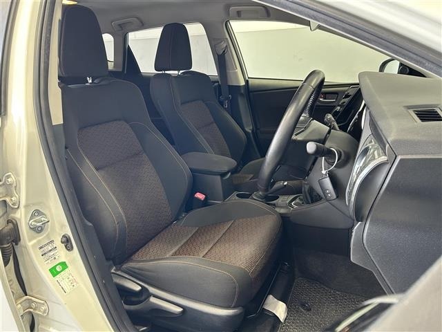 Toyota AURIS 2015 7557333-18
