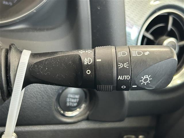 Toyota AURIS 2015 7557333-6