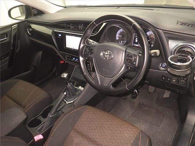 Toyota AURIS 2015 7557338-3