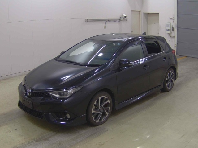 Toyota AURIS 2017 7557341-3
