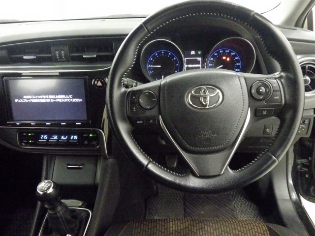 Toyota AURIS 2017 7557341-5