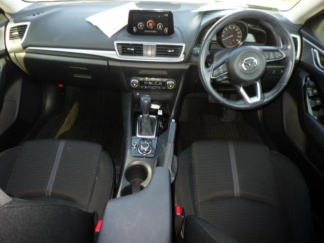 Mazda AXELA 2017 7563154-3