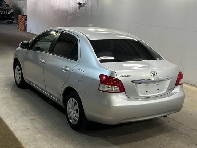 Toyota BELTA 2012 7559533-1