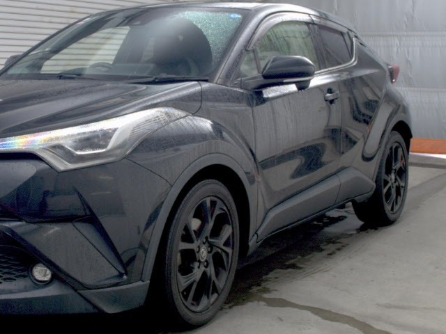 Toyota C-HR 2019 7558081-4