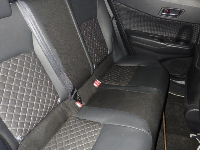 Toyota C-HR 2019 7558081-8