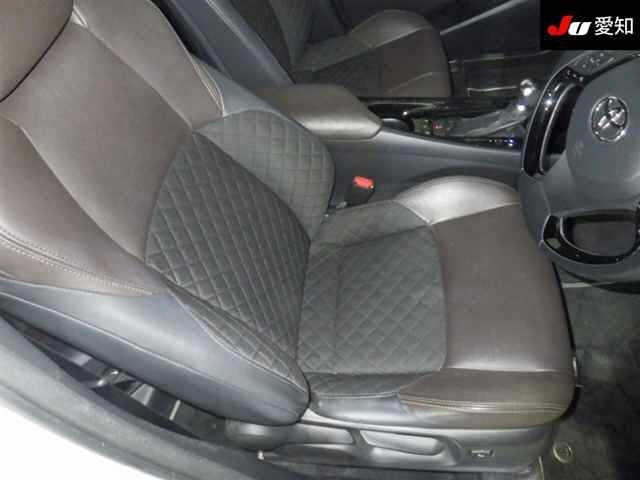 Toyota C-HR 2018 7558112-6