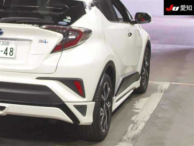Toyota C-HR 2018 7558112-8