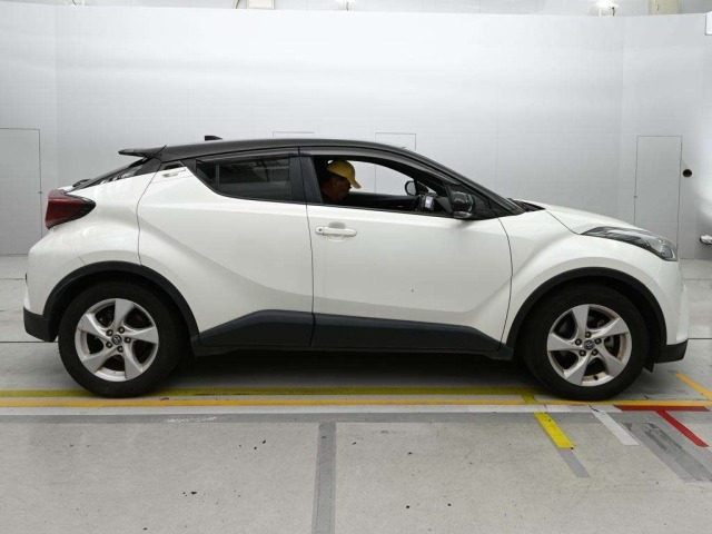 Toyota C-HR 2019 7558149-3