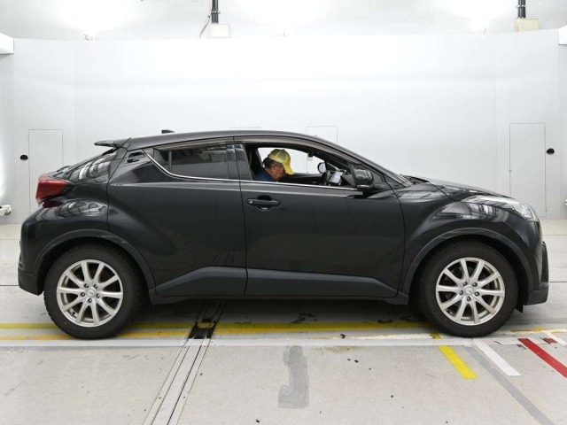 Toyota C-HR 2018 7558150-3