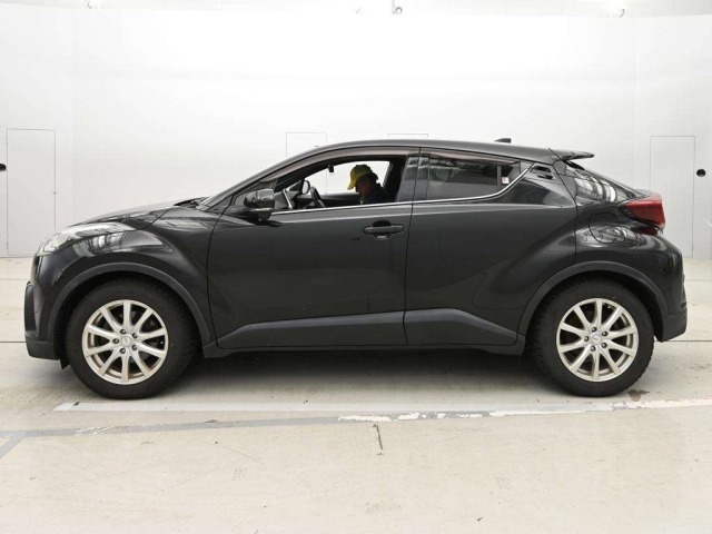 Toyota C-HR 2018 7558150-4