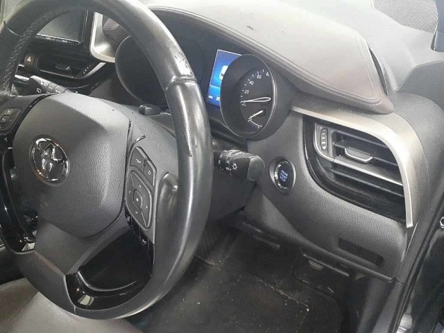 Toyota C-HR 2018 7558150-9