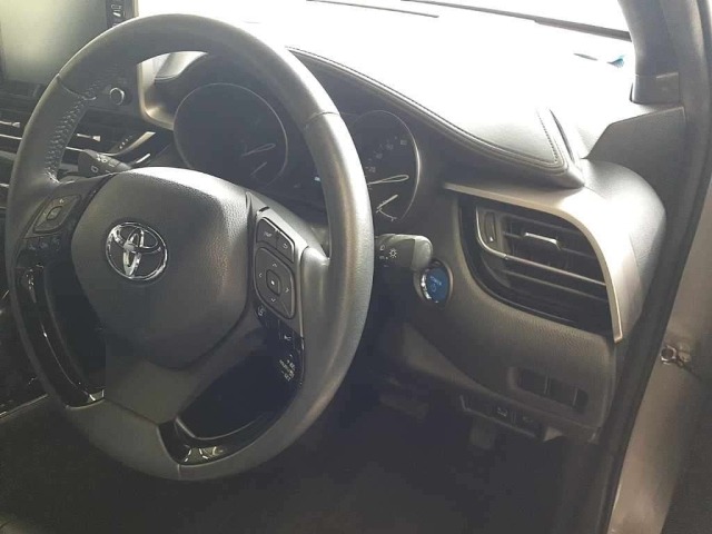 Toyota C-HR 2020 7558158-9