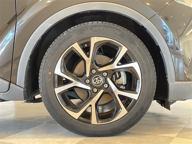 Toyota C-HR 2018 7558526-13