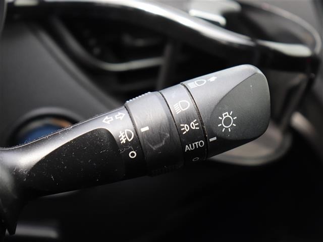 Toyota C-HR 2018 7558532-11