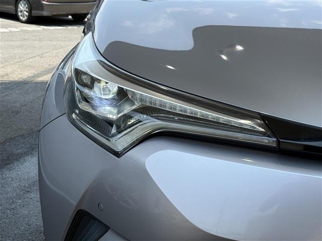 Toyota C-HR 2018 7558536-11